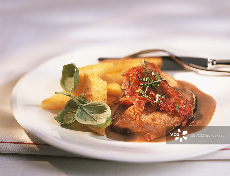 意式香醋烩小牛肉片图片素材