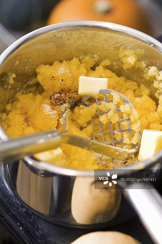 捣碎南瓜和黄油图片素材