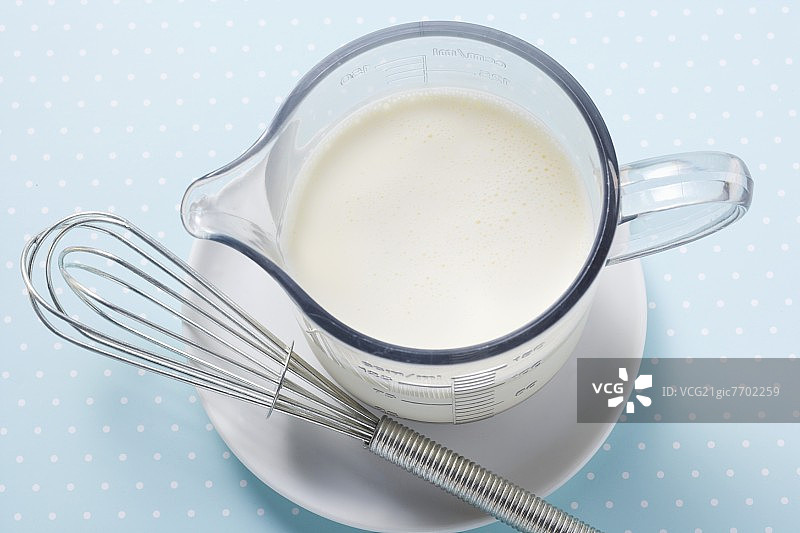 量杯中的奶油图片素材