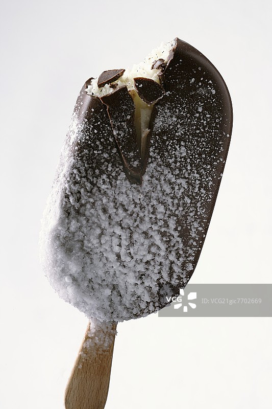 巧克力香草冰淇淋图片素材