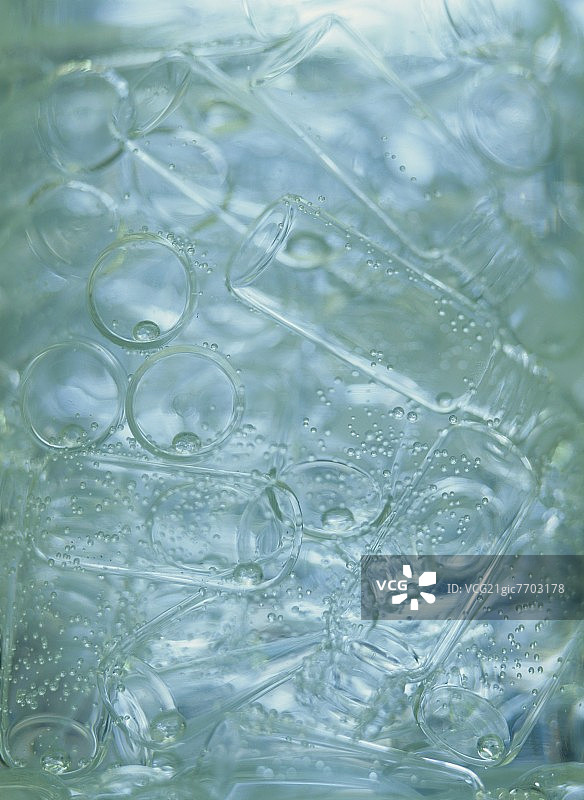 分子美食：清洗小玻璃瓶图片素材