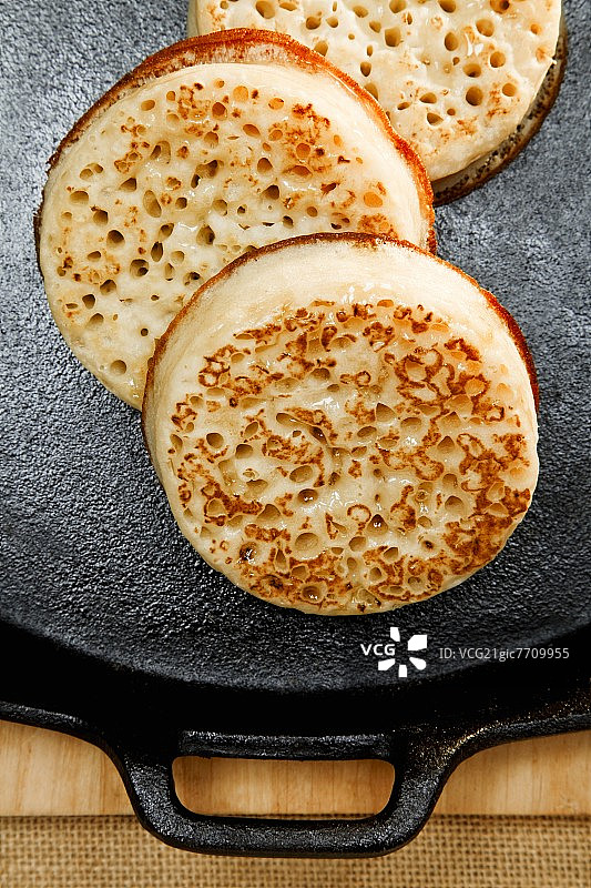 烤盘上的烤饼（英国）图片素材