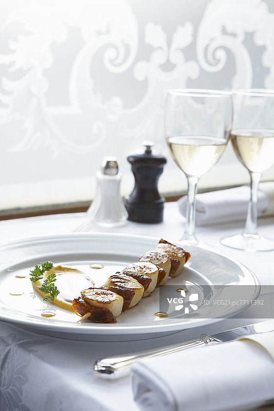 西班牙香肠胡萝卜泥扇贝图片素材