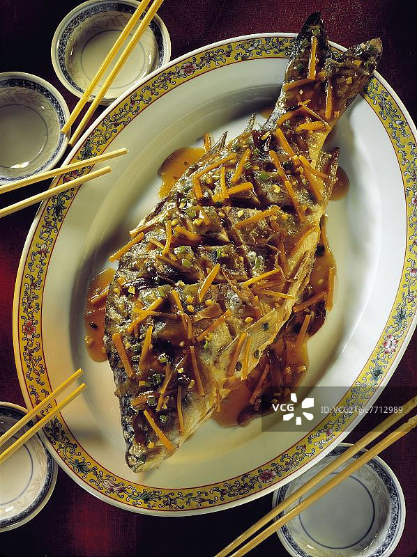 胡萝卜丝糖醋鲤鱼图片素材