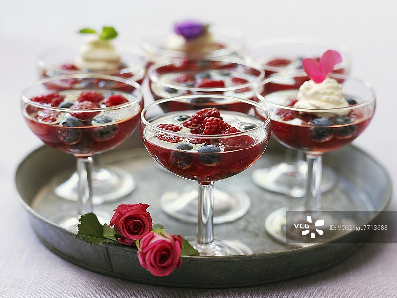 覆盆子和蓝莓宾治图片素材