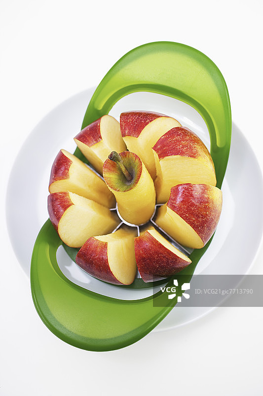 苹果切割器和去核器中的苹果图片素材