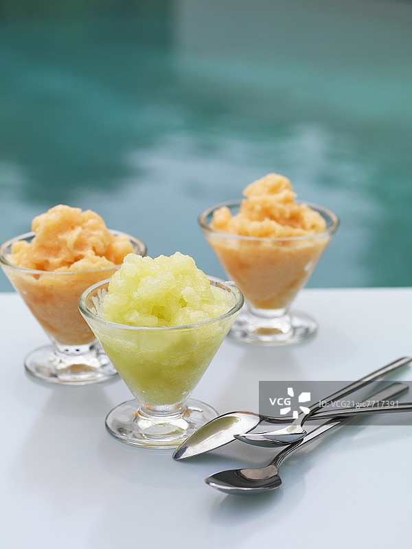 三份哈密瓜冰沙图片素材