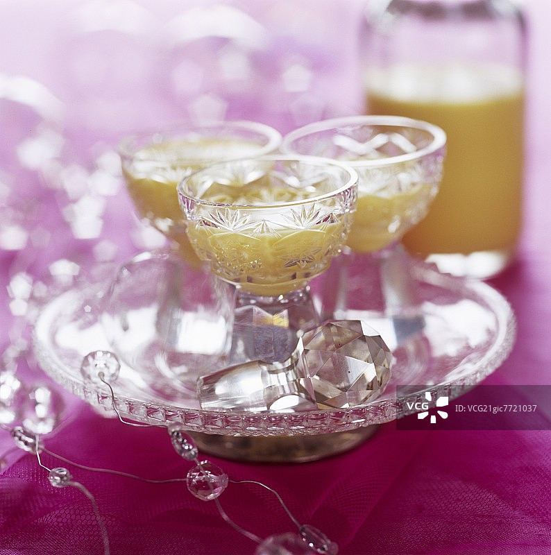 蛋黄酒图片素材