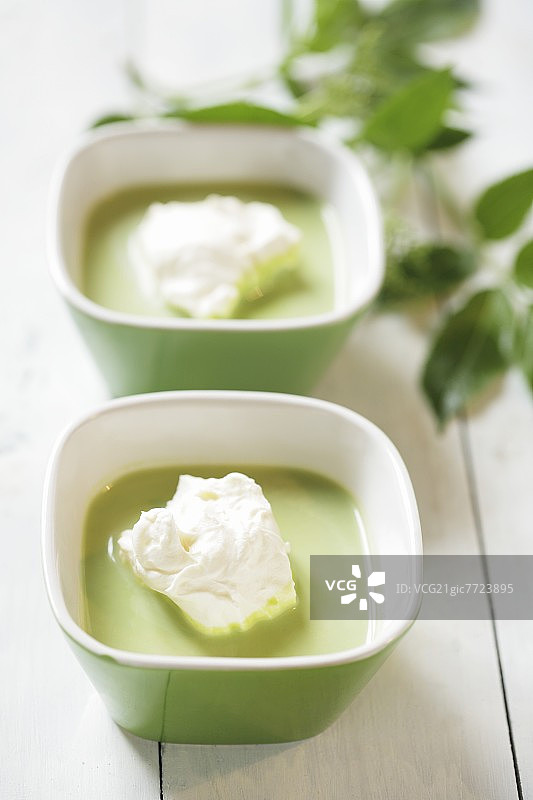 豆汤配法式酸奶油图片素材