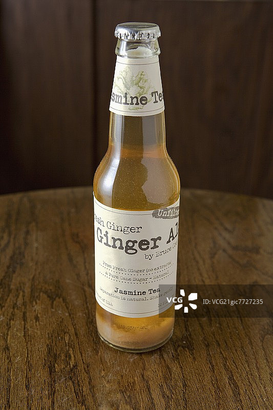 茉莉花茶姜汁汽水瓶图片素材
