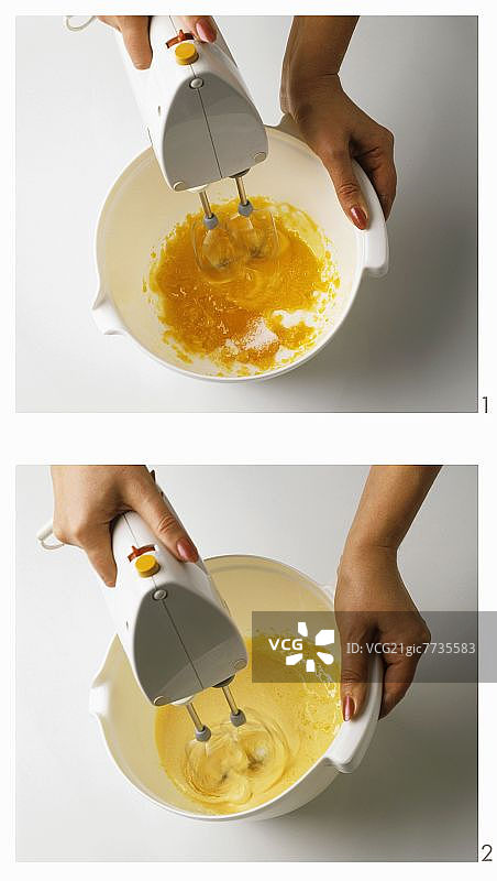 将蛋黄与糖打发至起泡图片素材