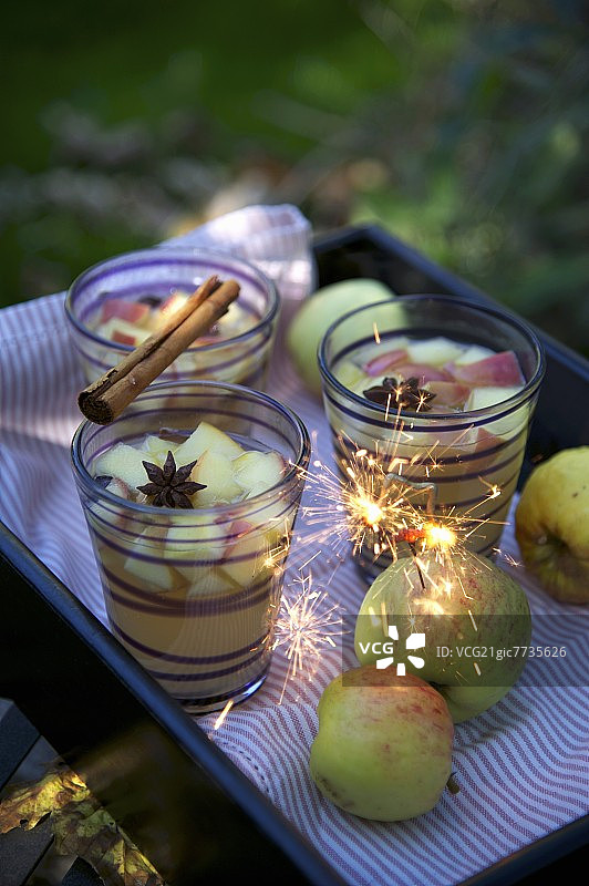 篝火之夜（英国）的苹果酒图片素材