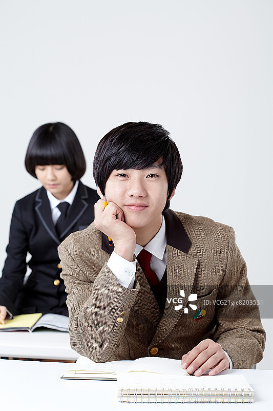 穿着制服的学生图片素材