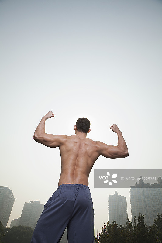 健壮男人的背部图片素材