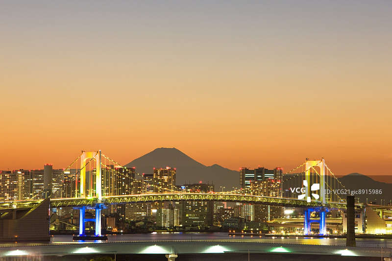 富士山和彩虹桥，日本东京图片素材
