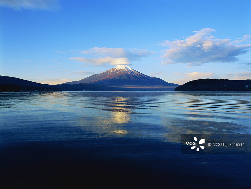 日本山梨县山中湖风光图片素材