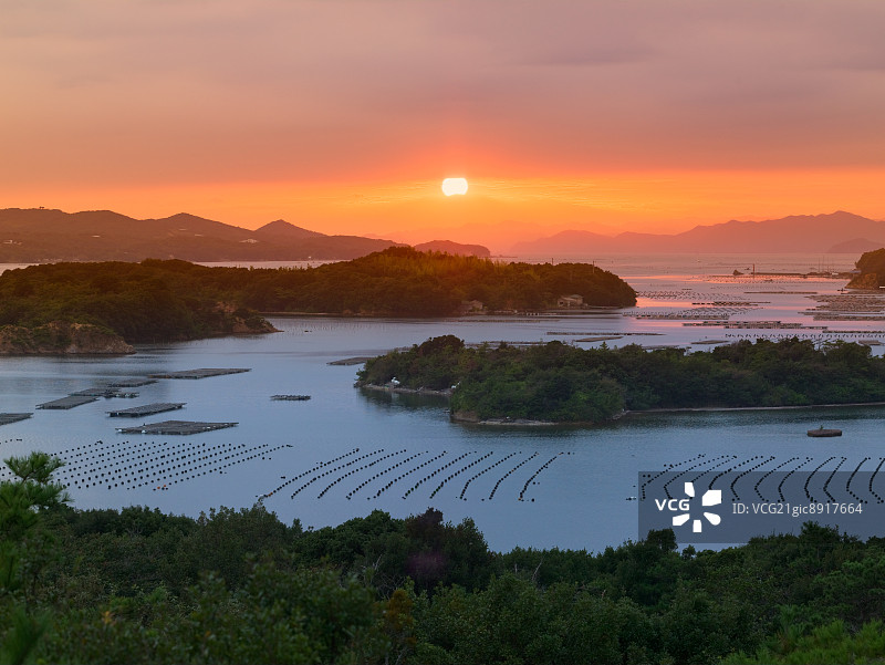 日本三重县友峰山眺望的英虞湾图片素材