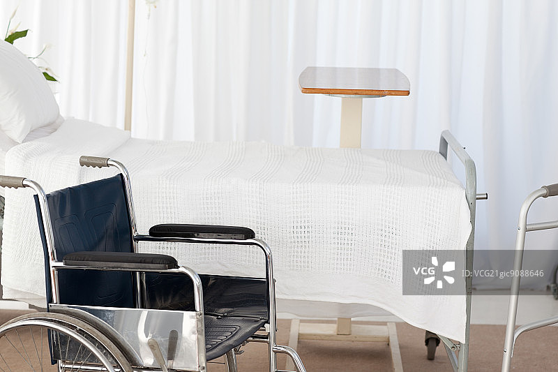 房间里的轮椅图片素材
