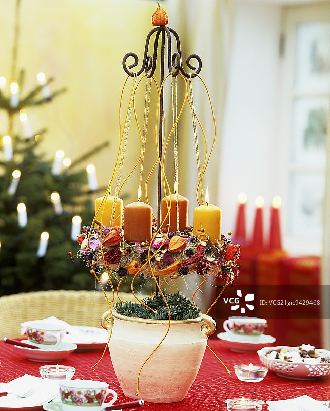 悬挂的基督降临花环图片素材