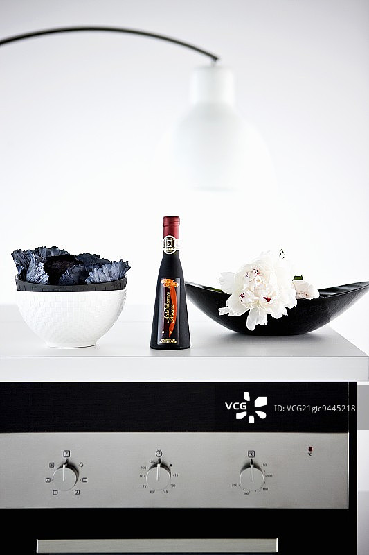 厨房里的香醋瓶图片素材