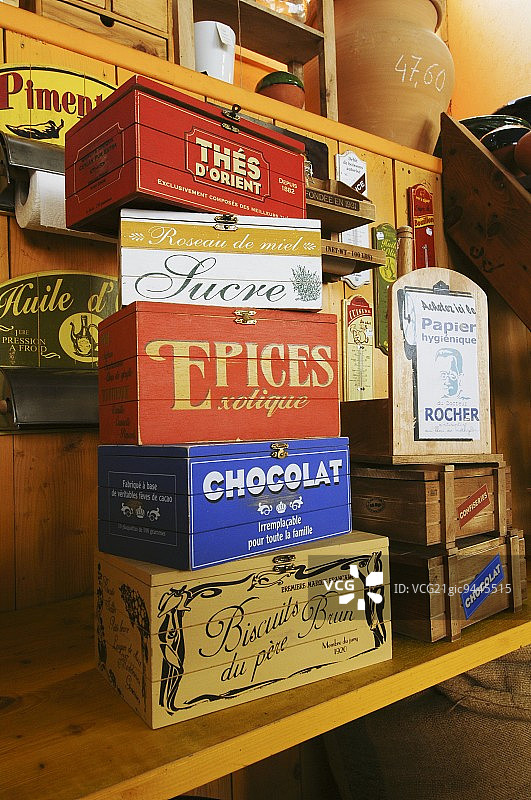 装有香料和茶叶等的木箱图片素材