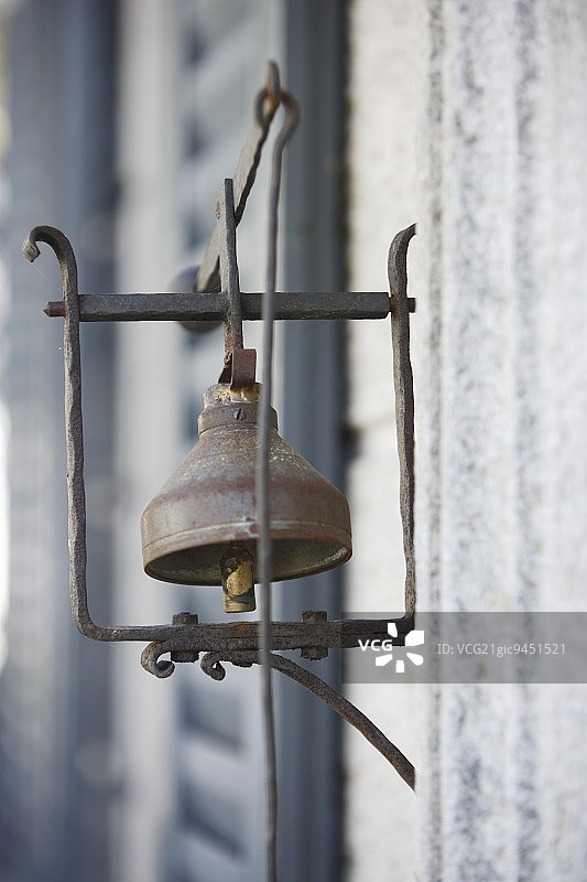复古风格的锻铁门铃图片素材