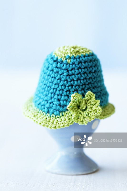 鸡蛋上的钩针编织蛋套图片素材