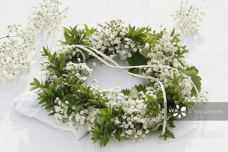 满天星和香桃木花环图片素材