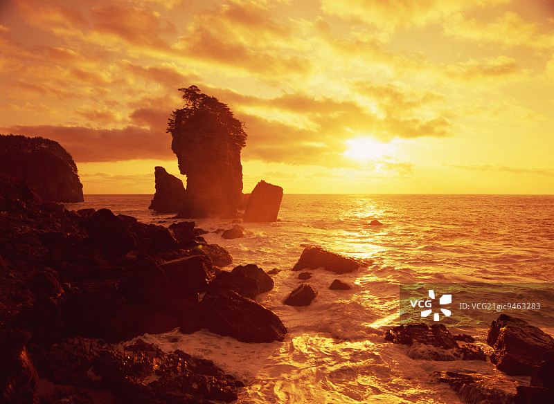 日本岩手县三王岩日出景色图片素材