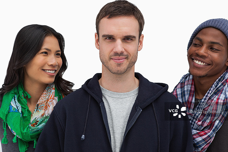 白色背景上的时尚年轻朋友图片素材