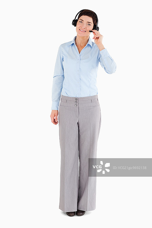 戴耳机的女人，白色背景图片素材