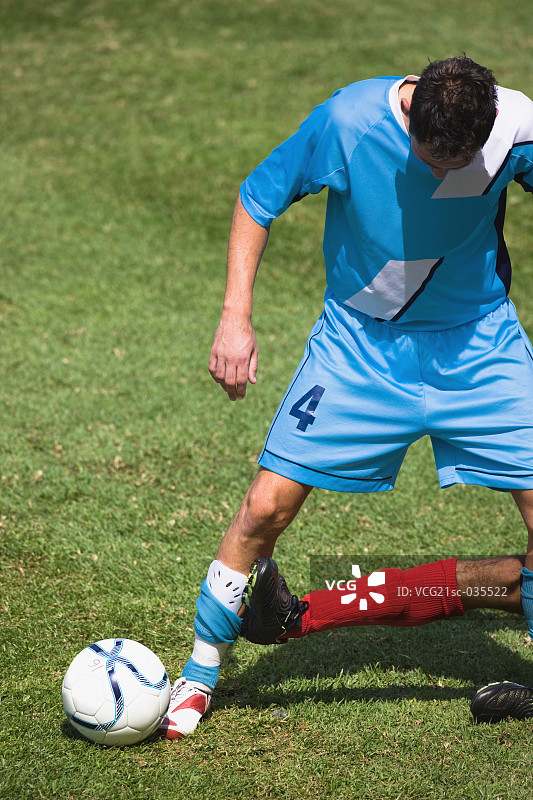 危险的铲球图片素材