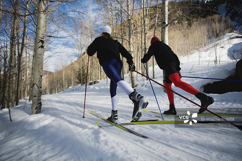 越野滑雪者图片素材
