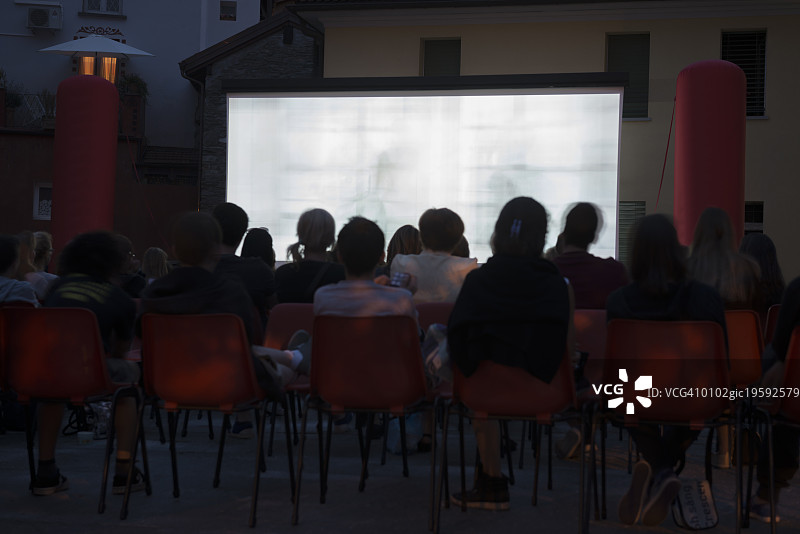 夜间投影屏幕图片素材