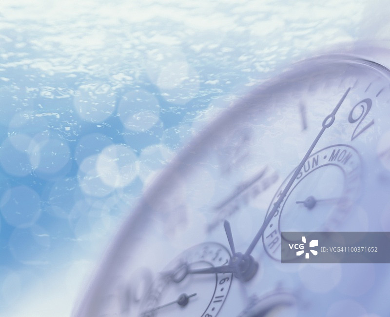 手表与水面：电脑图形，柔焦效果图片素材