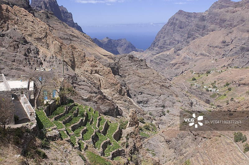 非洲佛得角圣安唐岛农业梯田山景图片素材