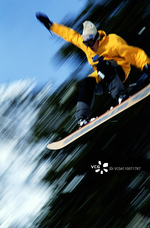 雪鸟滑雪场模糊单板滑雪者图片素材