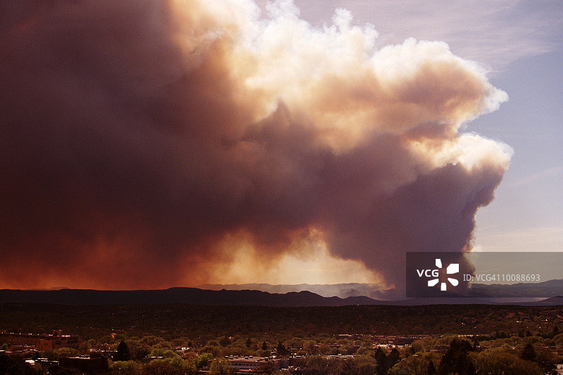 新墨西哥州赫梅斯山圆顶山火图片素材