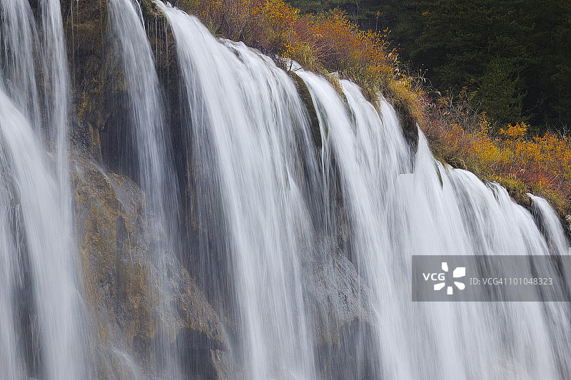 诺日朗瀑布图片素材