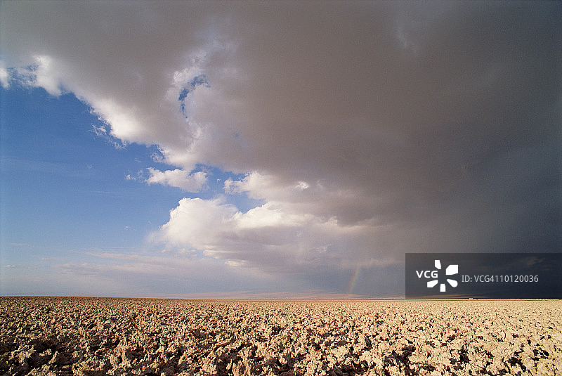 智利北部阿塔卡马盐湖图片素材