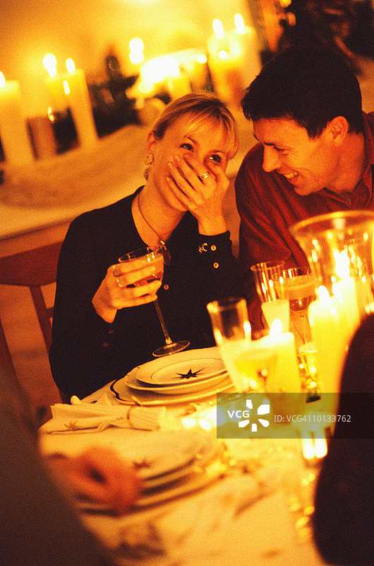 朋友们，家庭晚宴，庆祝，快乐，放松图片素材