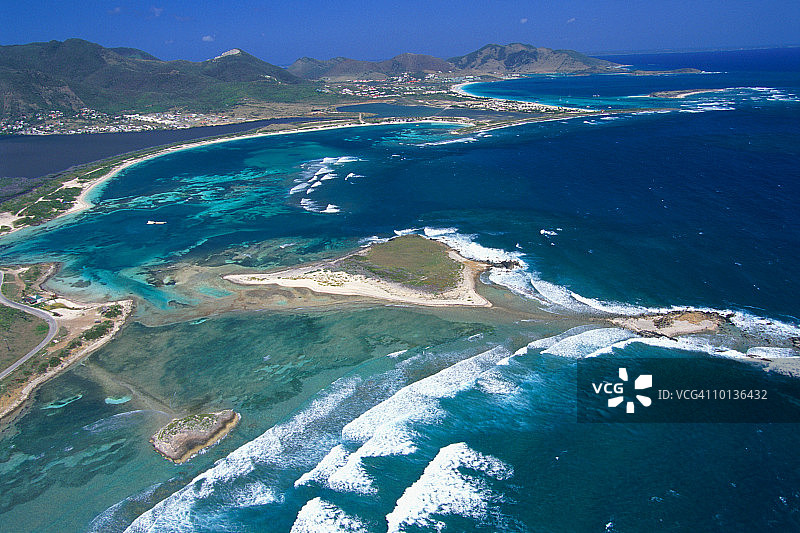 圣马丁岛椰树林海湾风光图片素材