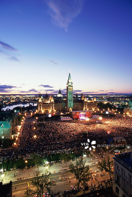 加拿大渥太华国会大厦日庆祝活动，黄昏图片素材