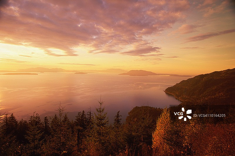 美国华盛顿州萨米什湾日落图片素材