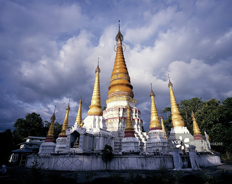 中国云南德宏姐勒金塔图片素材