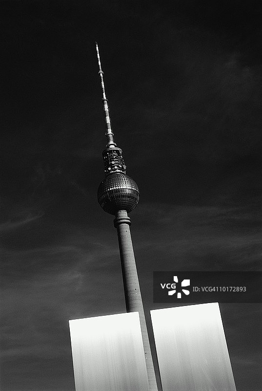 电视塔和马克思恩格斯纪念碑图片素材