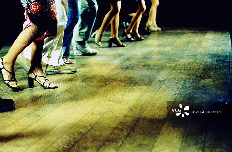 跳舞的人群（下半身）图片素材