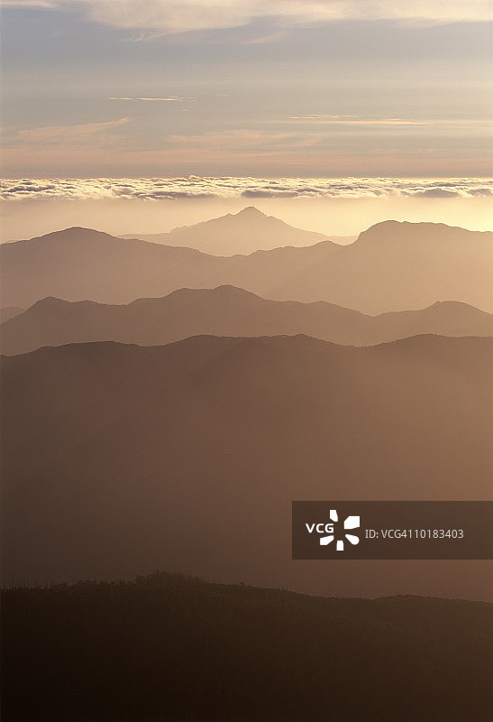 塔斯马尼亚西南国家公园山脉图片素材