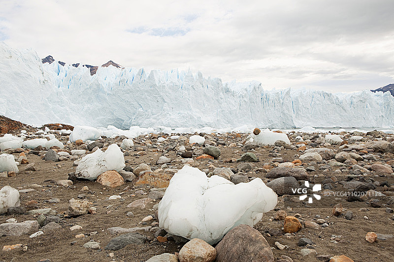 阿根廷南部埃尔卡拉法特的乌普萨拉冰川图片素材