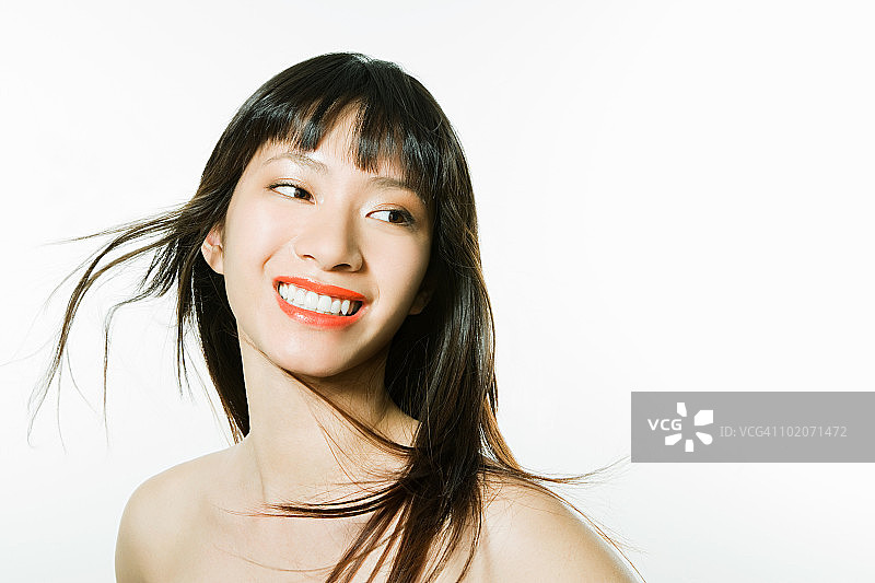 美丽的年轻女子头部特写图片素材
